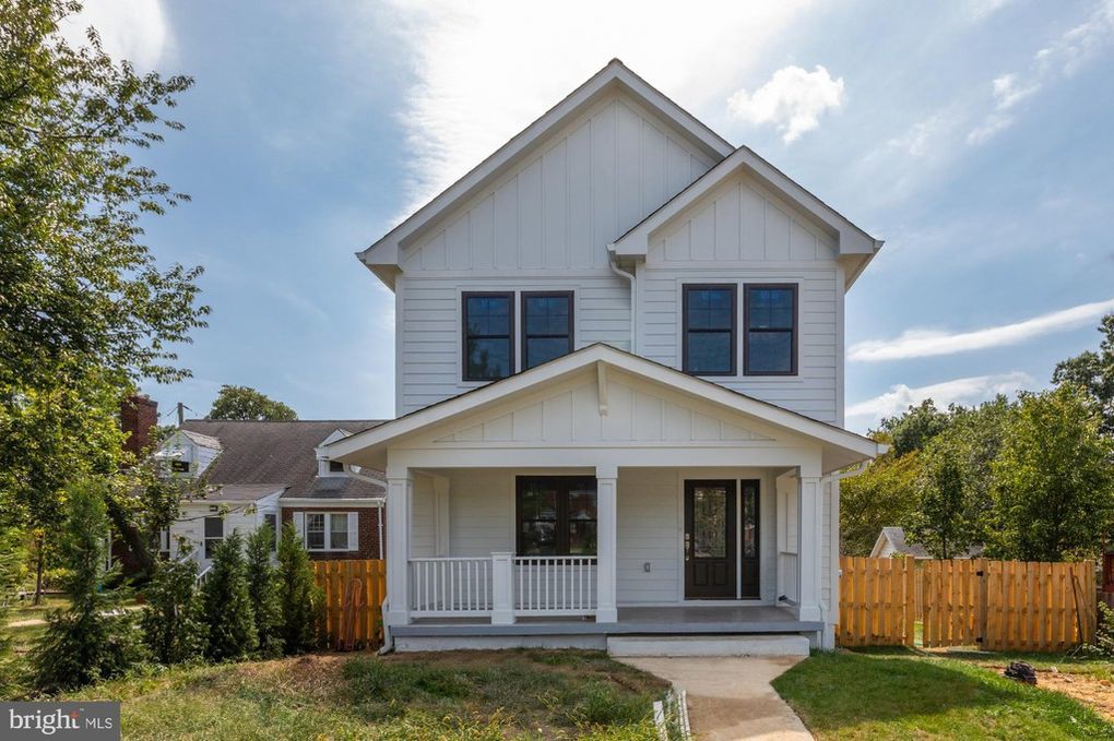 2500 2nd Rd N, Arlington, VA 22201
